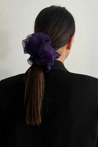 šilkinė plaukų gumytė, violetines spalvos, pagaminta rankomis iš natūralaus šilko